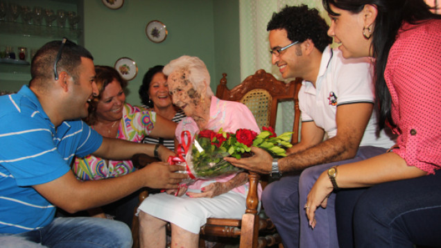 Esther Montes de Oca en 105 cumpleanos