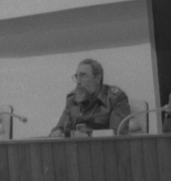 Fidel durante su histórico discurso pronunciado el 12 de marzo de 1988, en el primer Consejo Nacional de la Asociación Hermanos Saíz. Foto: Archivo Periódico Juventud Rebelde.