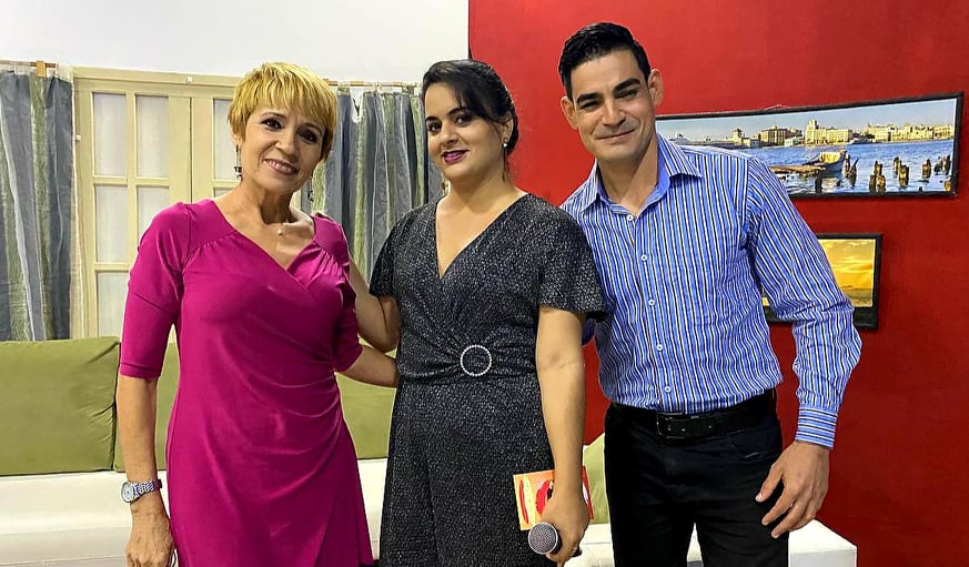 Laura García junto a Leyber Gomez y Rakel Mayedo en el programa De Tarde en Casa